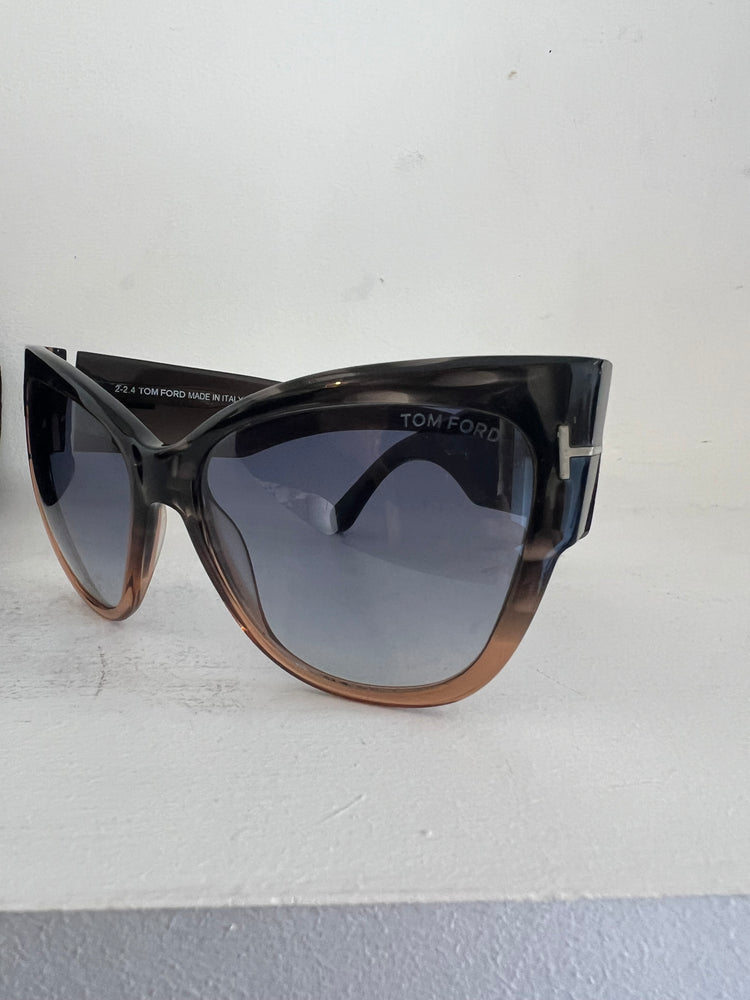 
                  
                    Tom Ford Anoushka sunglasses
                  
                