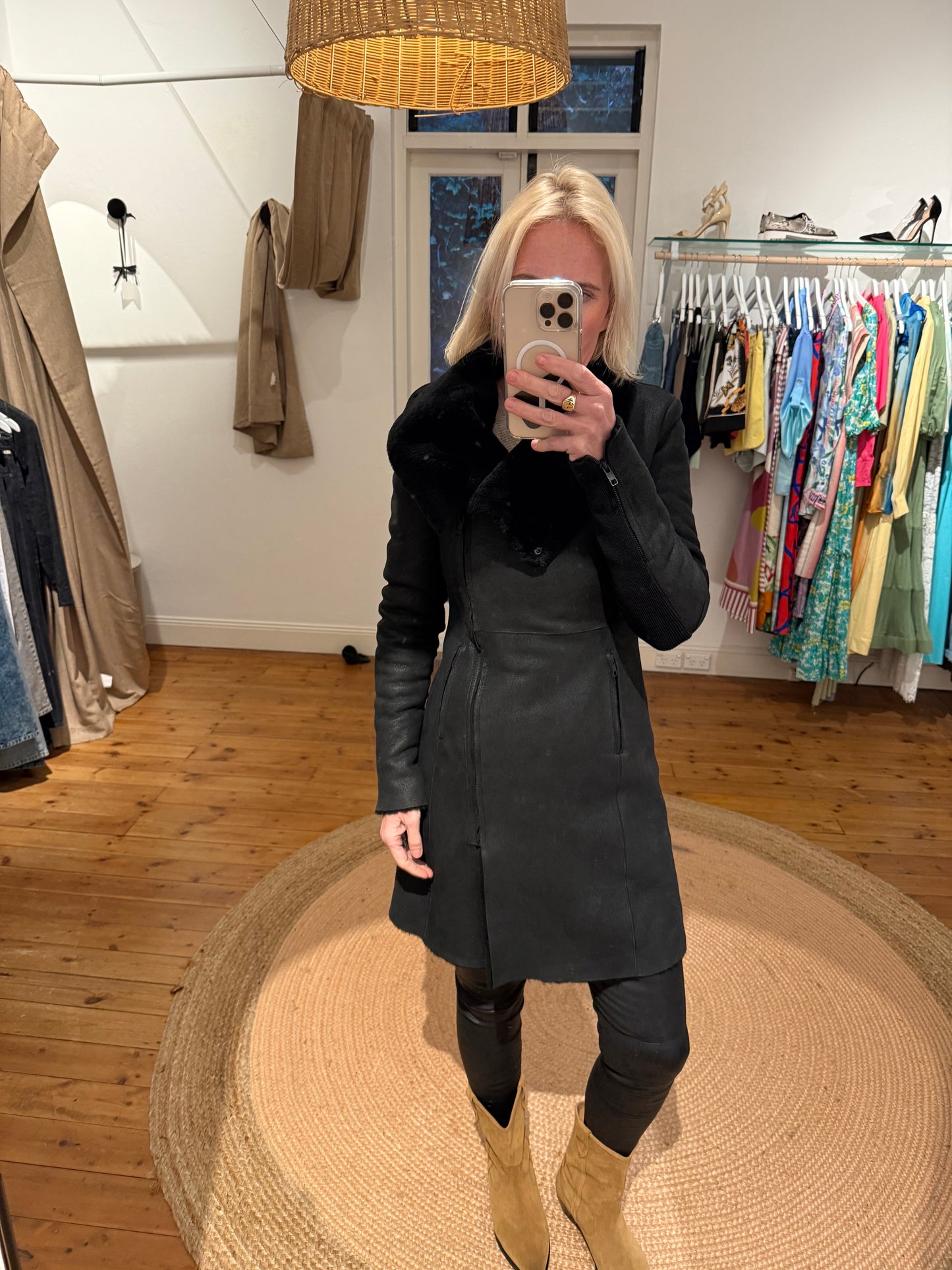 
                  
                    SCANLAN THEODORE Leather coat with shearling lining
                  
                
