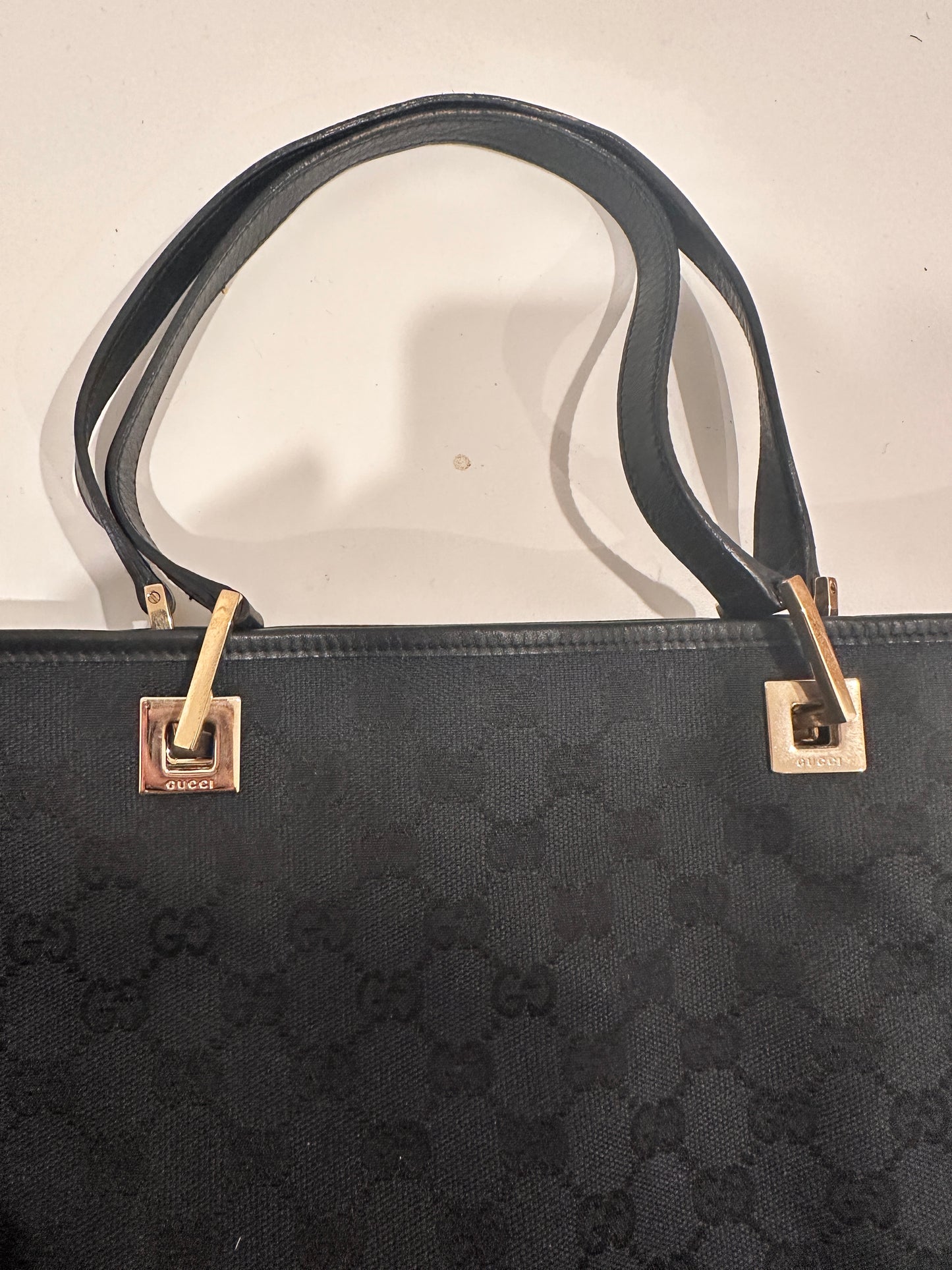 
                  
                    GUCCI Logo Cloth Tote Bag
                  
                