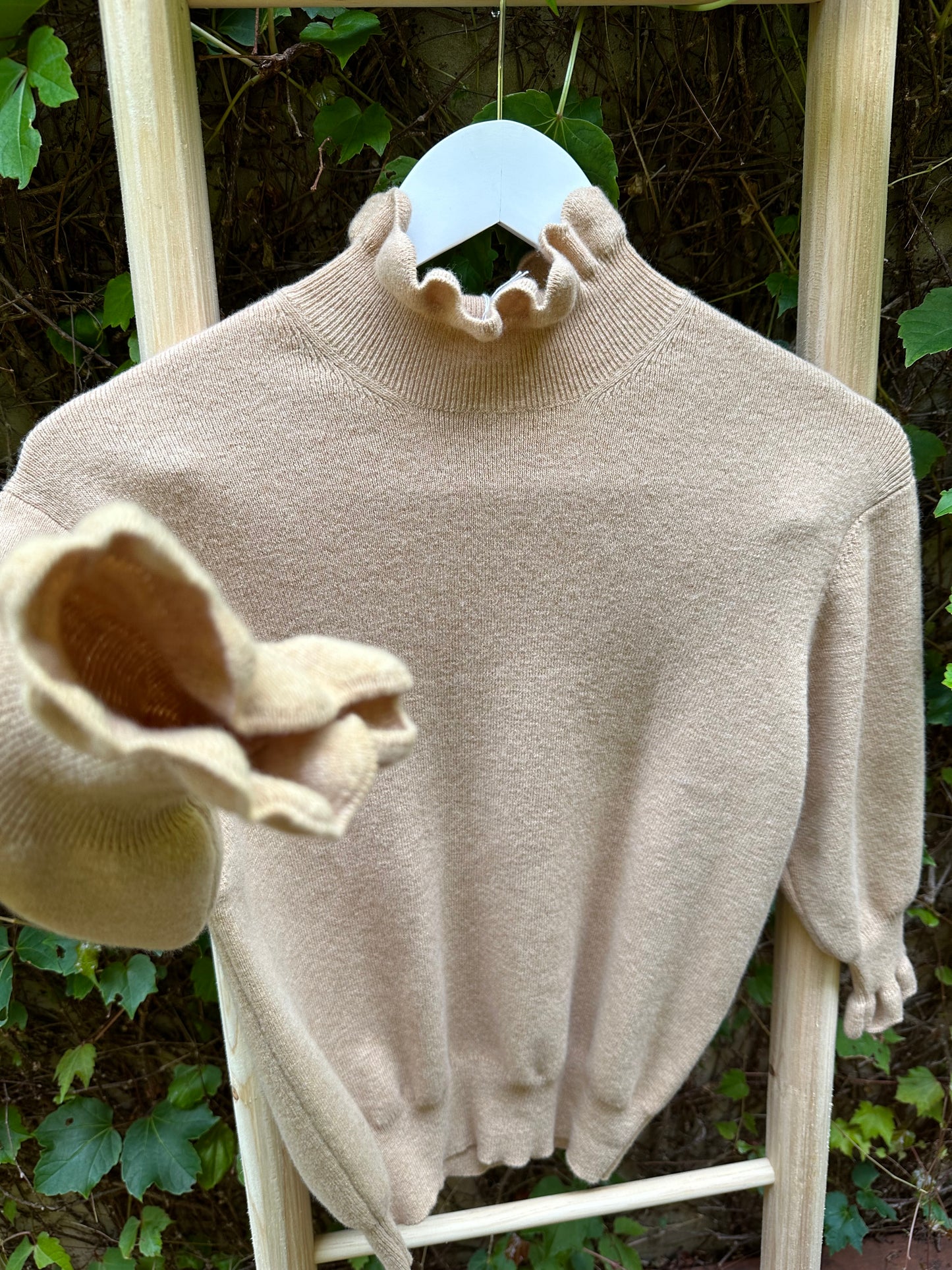 
                  
                    CHLOE Turtleneck Ruffle Sweater Medium
                  
                