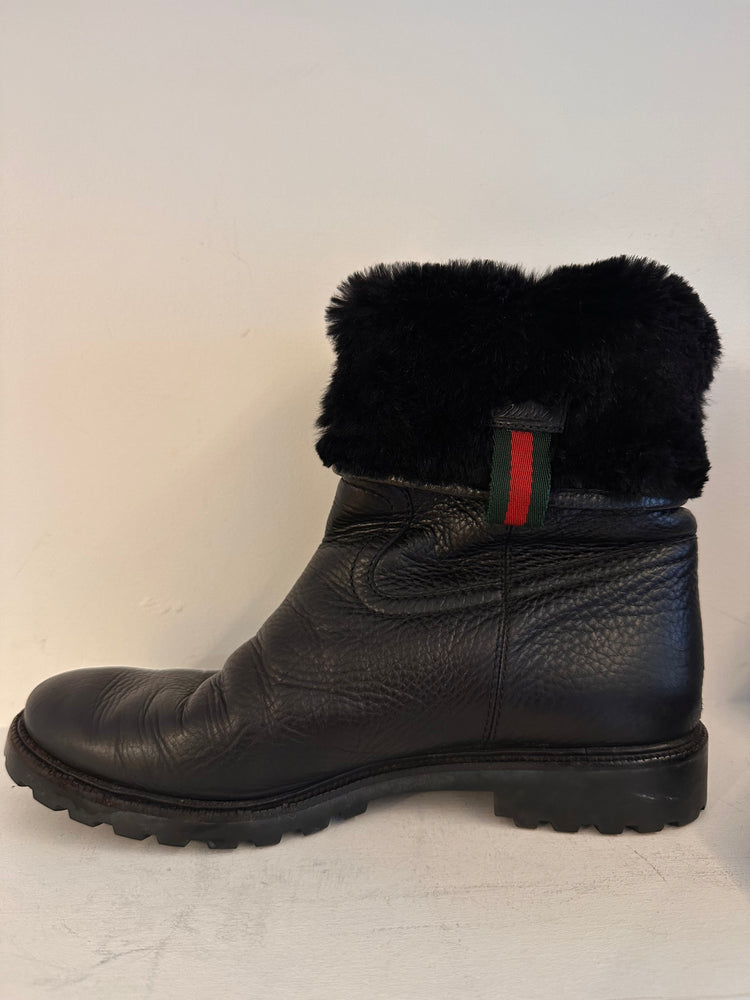 
                  
                    GUCCI Leather Boots 40
                  
                