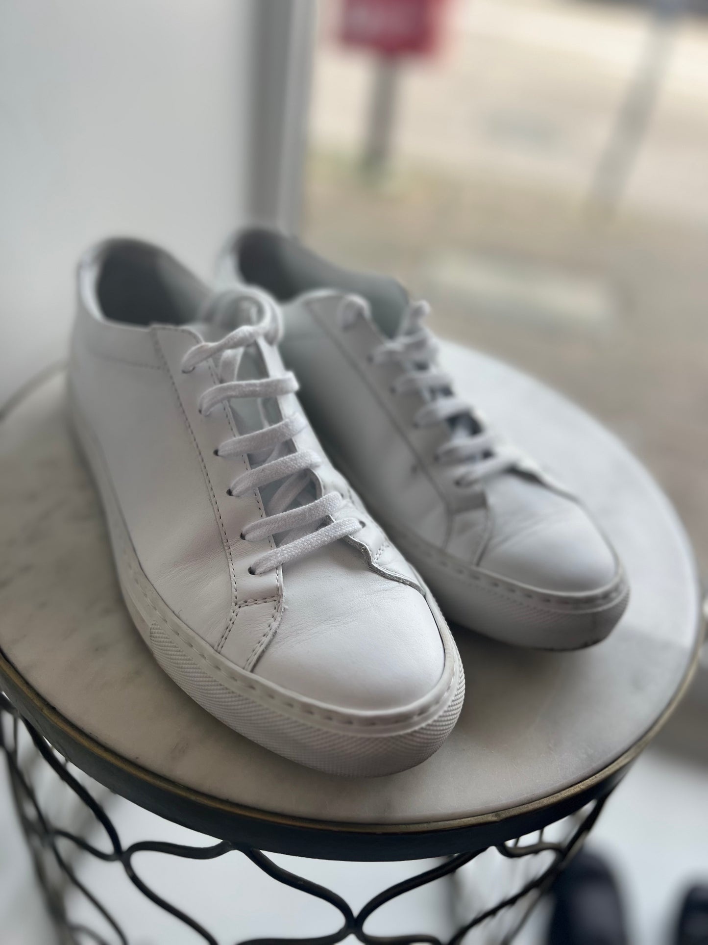 
                  
                    COMMON PORJECTS 	White classic sneakers 38
                  
                