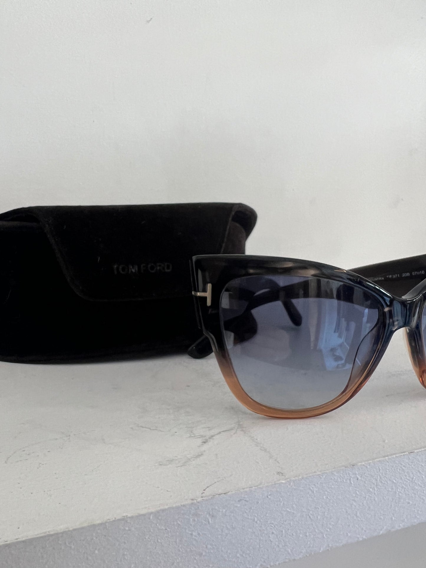 
                  
                    Tom Ford Anoushka sunglasses
                  
                