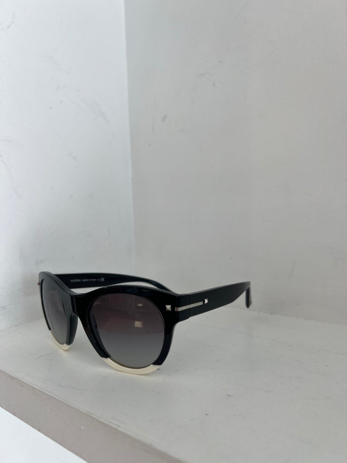 
                  
                    VALENTINO Sunglasses
                  
                