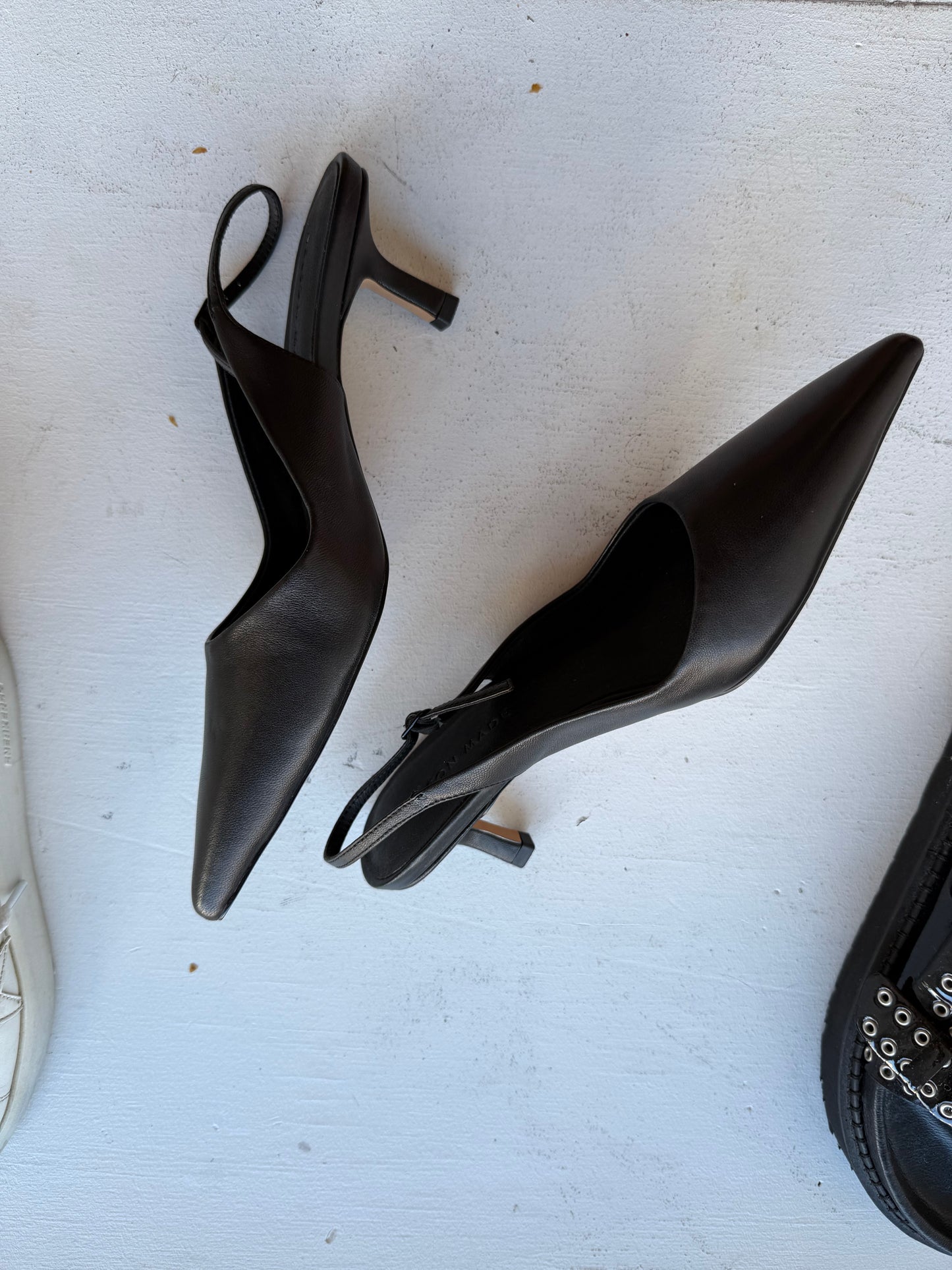 
                  
                    NELSON MADE Clara Point Kitten Heel Black Size 39
                  
                
