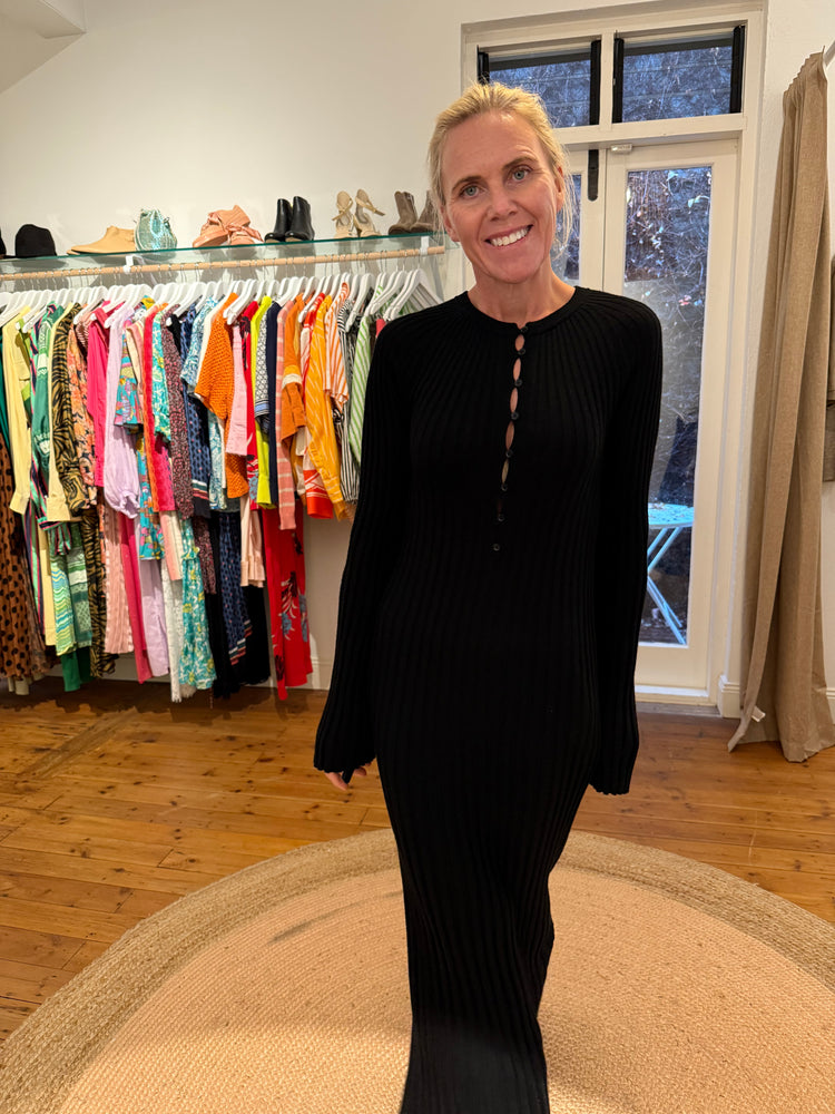 
                  
                    LOULOU STUDIO Long knit dress Medium
                  
                