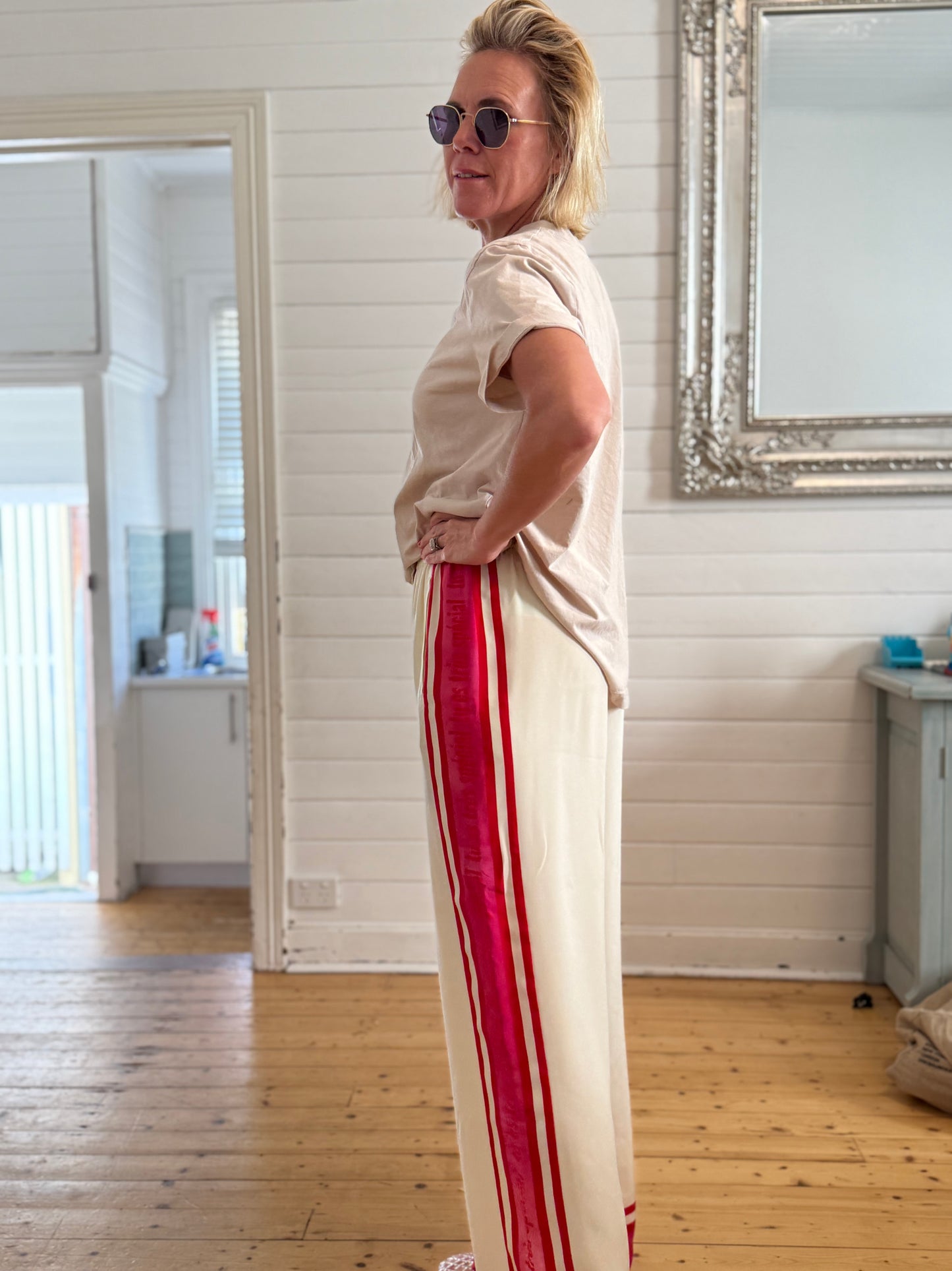 
                  
                    VERY SPECIAL Silk stripe pants Medium
                  
                