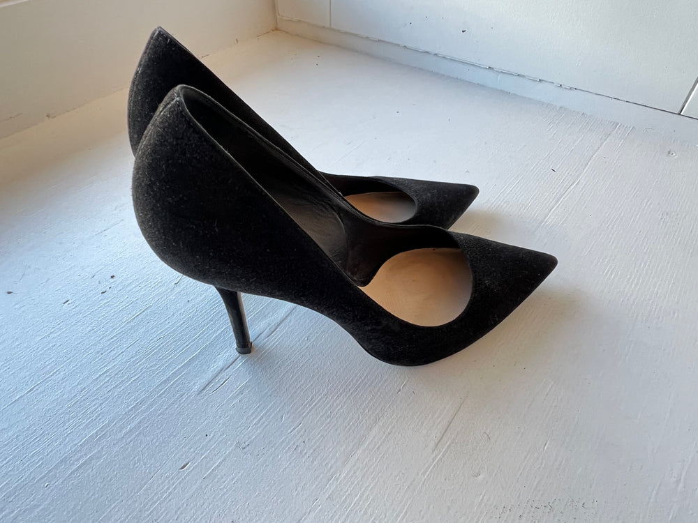 
                  
                    DIOR Black Suede Heels 38.5
                  
                