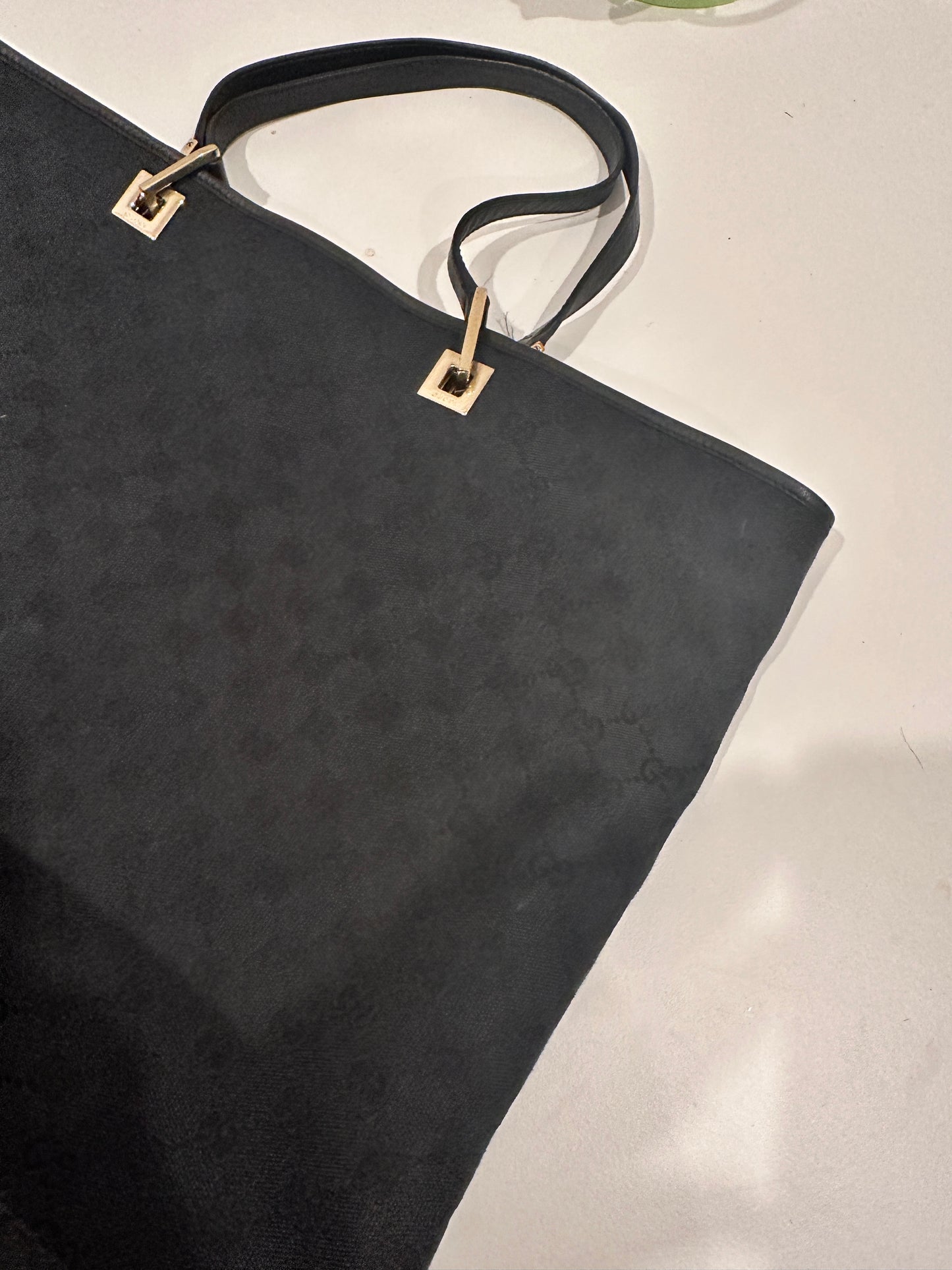 
                  
                    GUCCI Logo Cloth Tote Bag
                  
                