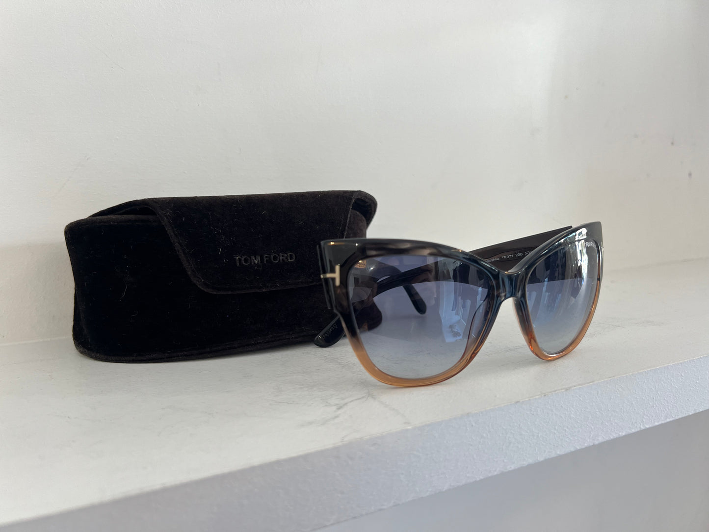 
                  
                    Tom Ford Anoushka sunglasses
                  
                