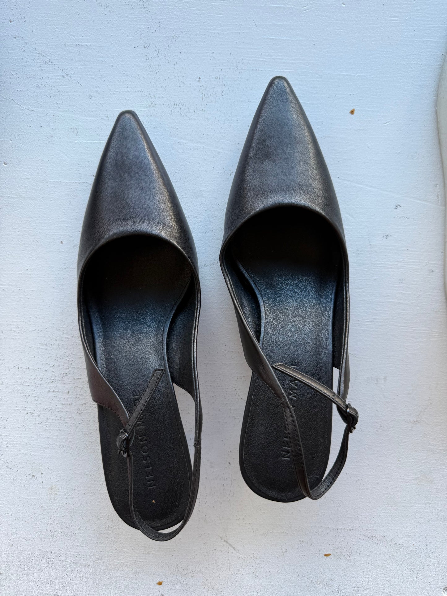 
                  
                    NELSON MADE Clara Point Kitten Heel Black Size 39
                  
                