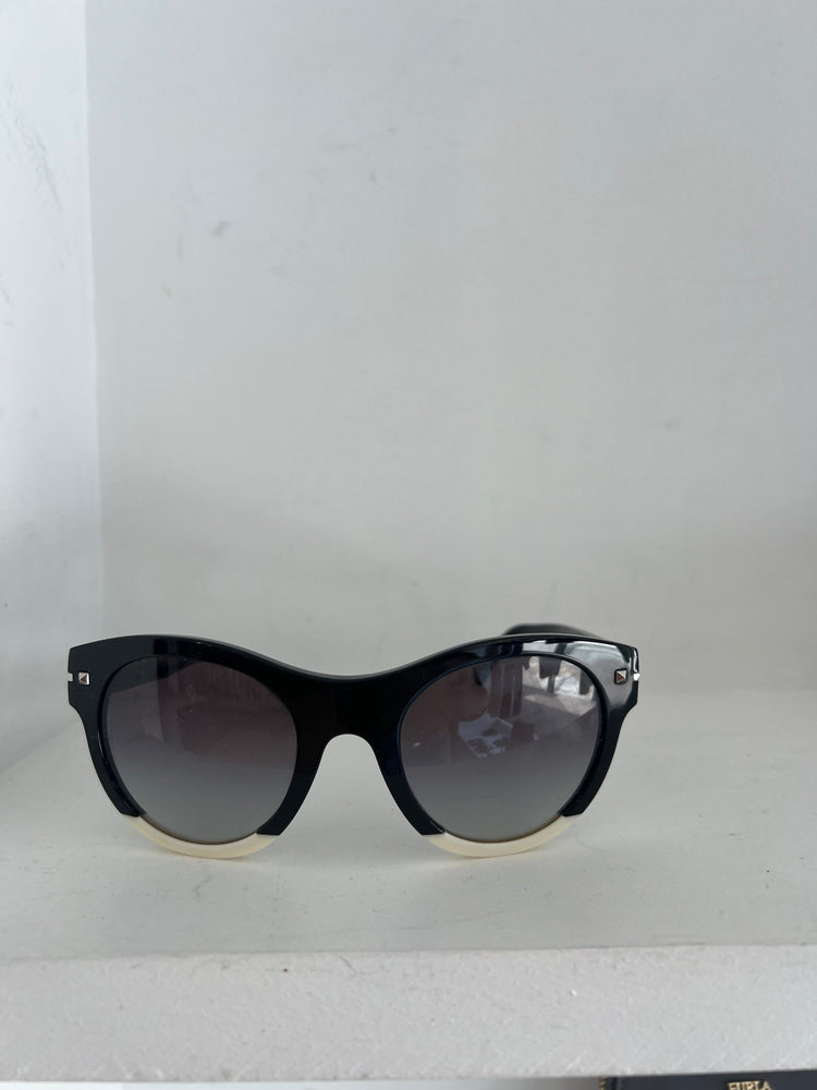 
                  
                    VALENTINO Sunglasses
                  
                