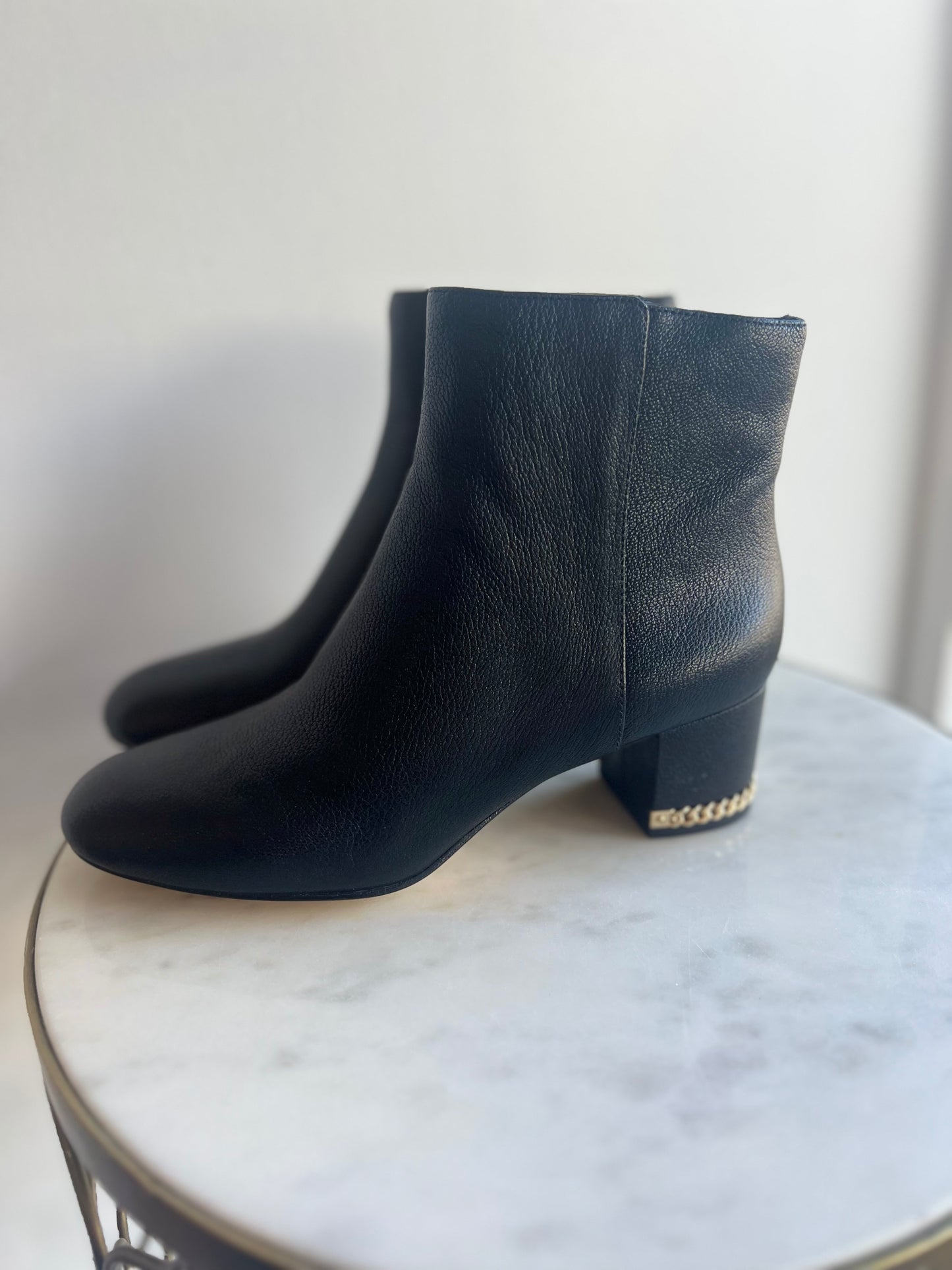 
                  
                    MICHAEL KORS Sabrina mid bootie 7.5
                  
                