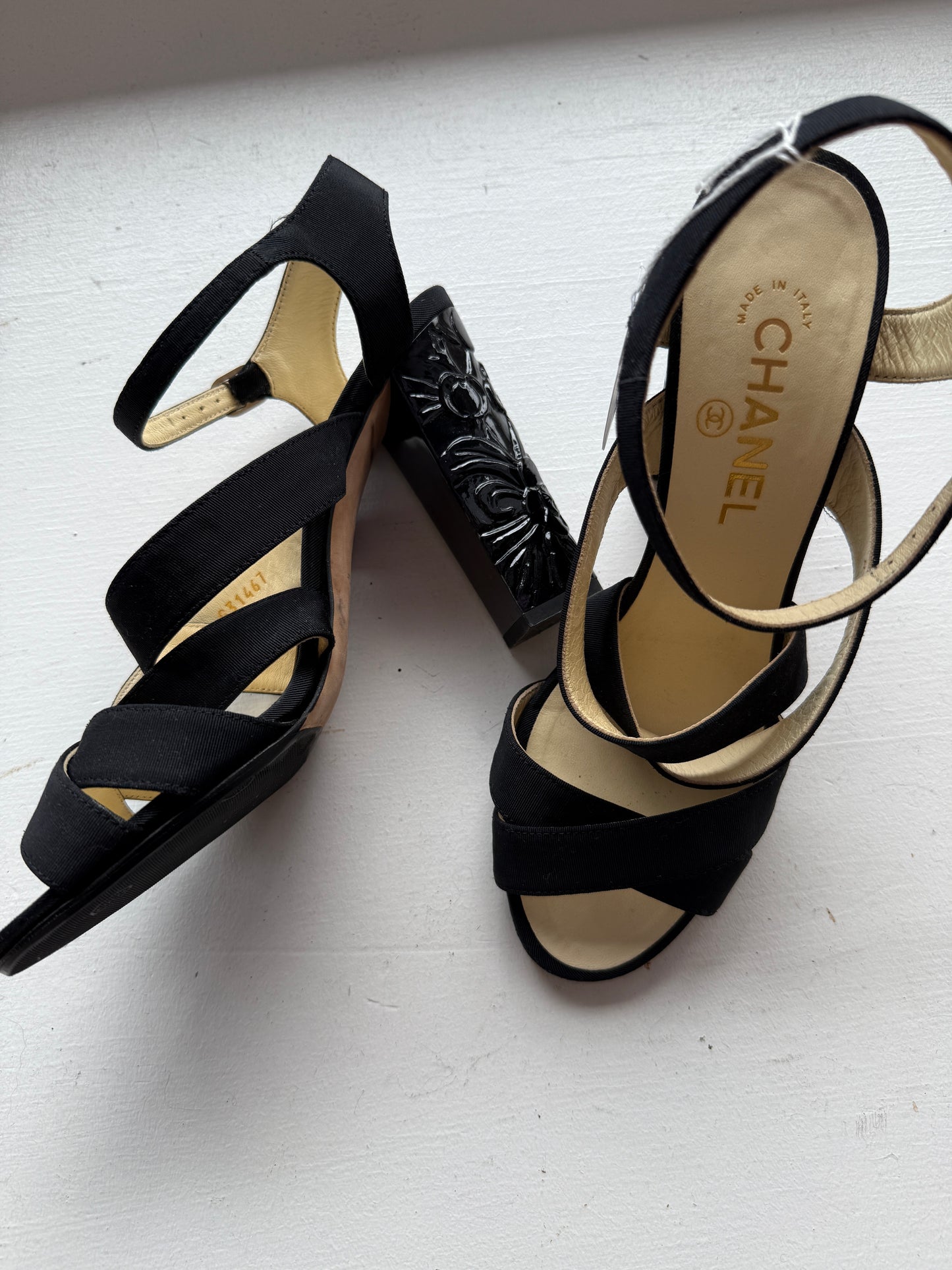 
                  
                    CHANEL Black strappy with floral heel 39C
                  
                