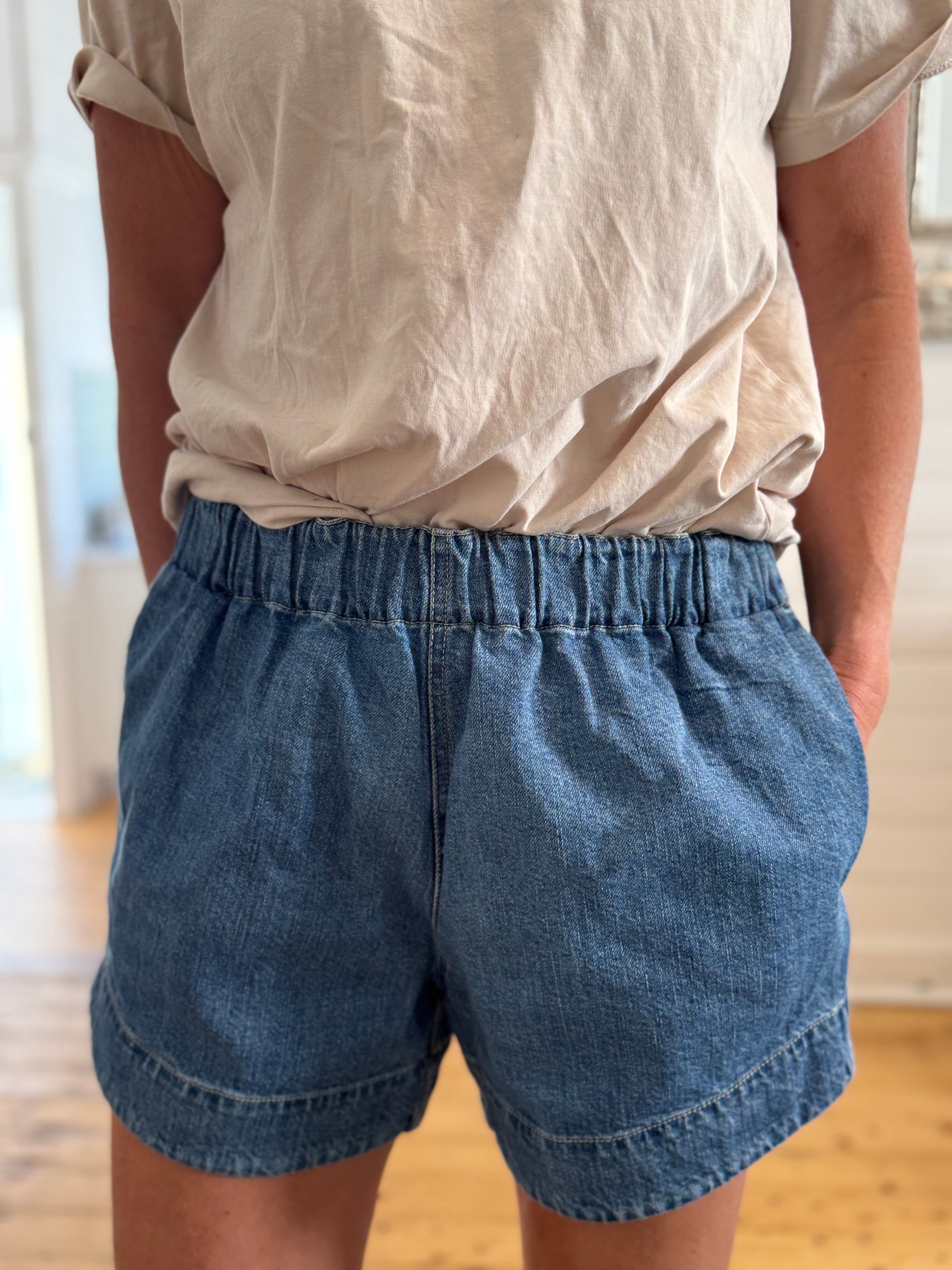 BASSIKE Pull On Denim Shorts 1