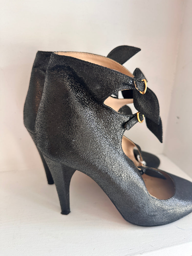 
                  
                    CHLOE Bow strap heels 39
                  
                