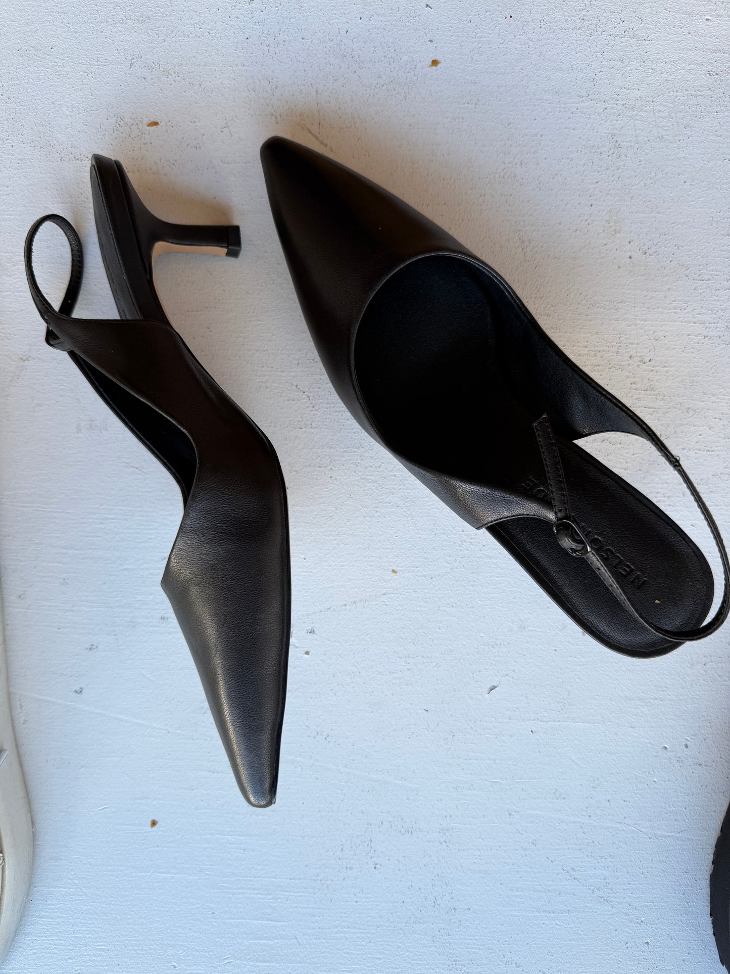 
                  
                    NELSON MADE Clara Point Kitten Heel Black Size 39
                  
                