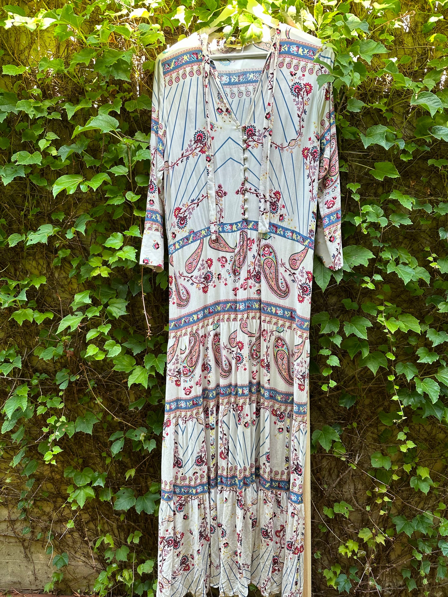 
                  
                    MELISSA ODABASH Tie-neck paisley summer maxi Dress Medium
                  
                