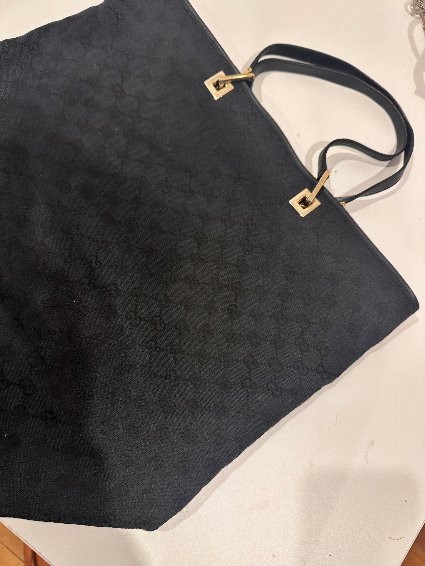 
                  
                    GUCCI Logo Cloth Tote Bag
                  
                