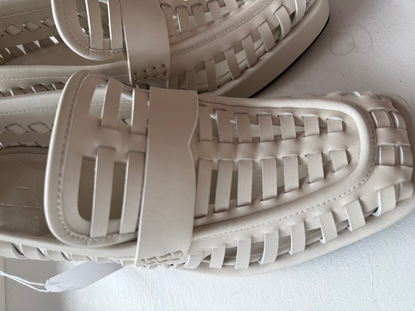 
                  
                    AJE	Cream platform loafers 38
                  
                