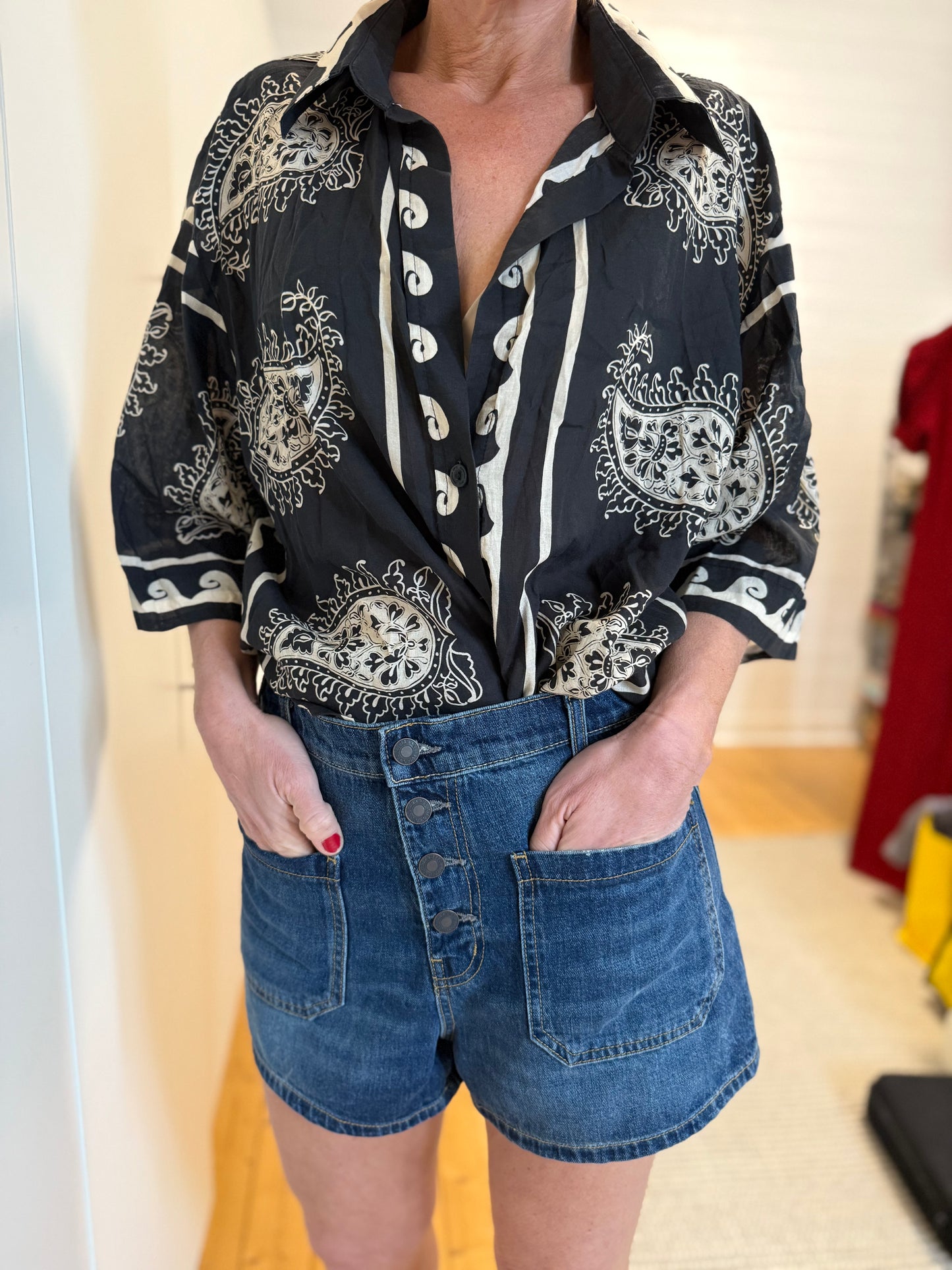 
                  
                    NILI LOTAN Harley Denim Shorts
                  
                