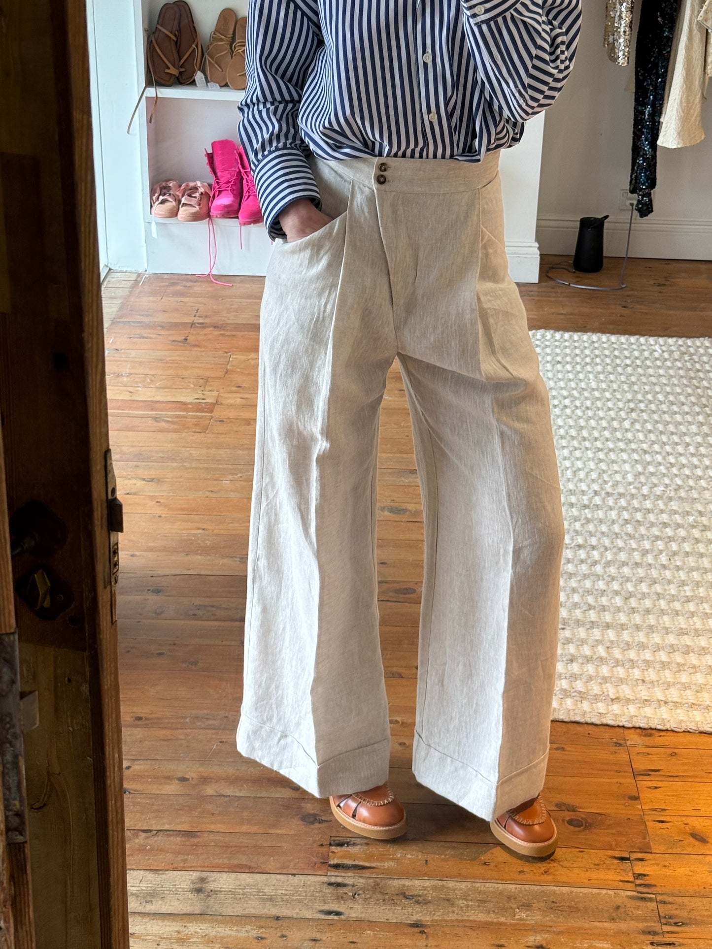 
                  
                    SHONA JOY Neutral linen cross zip pants 8
                  
                