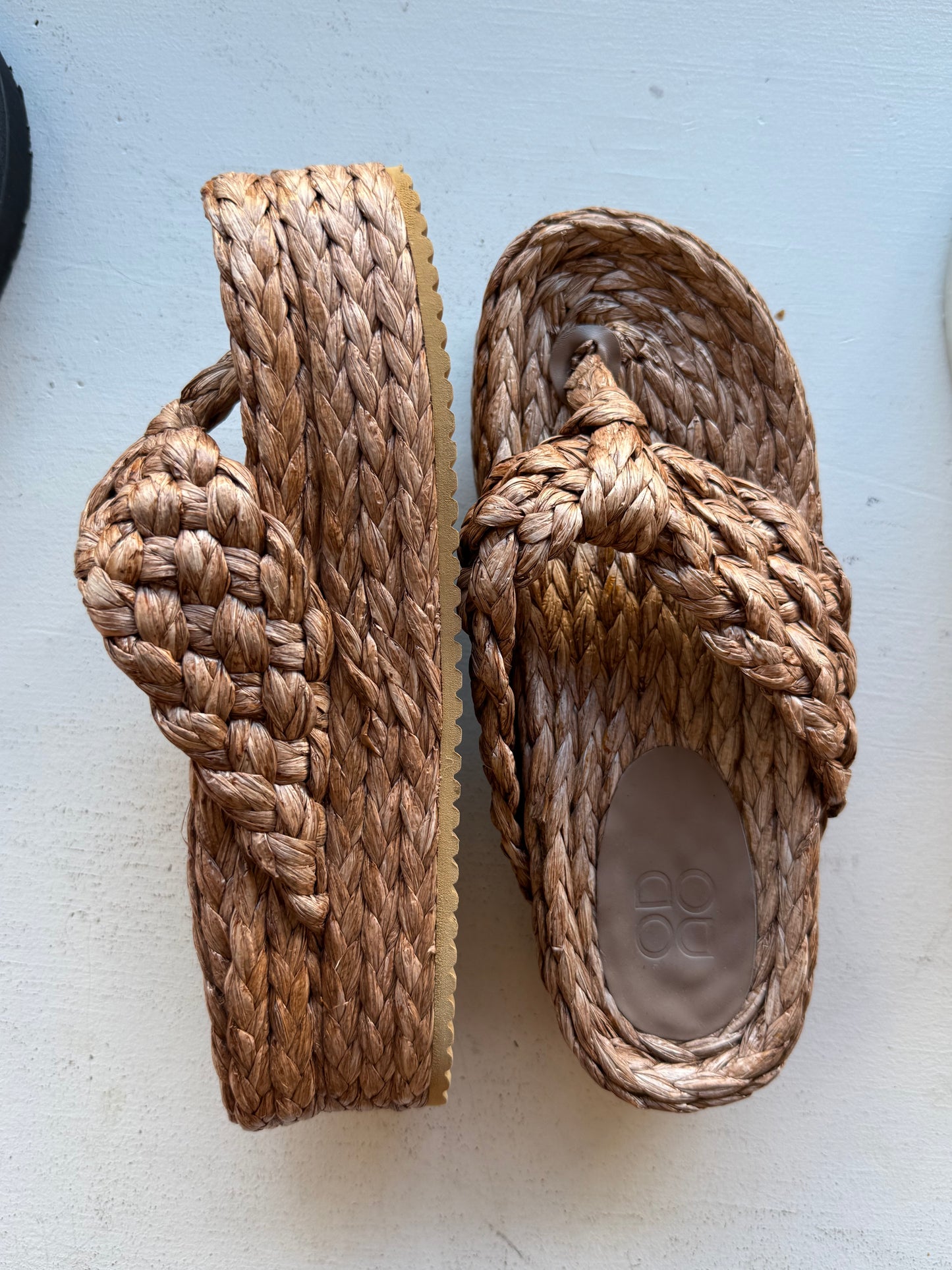 
                  
                    DODO BAR OR Bianca Platform Sandal Natural Gold Size 40
                  
                