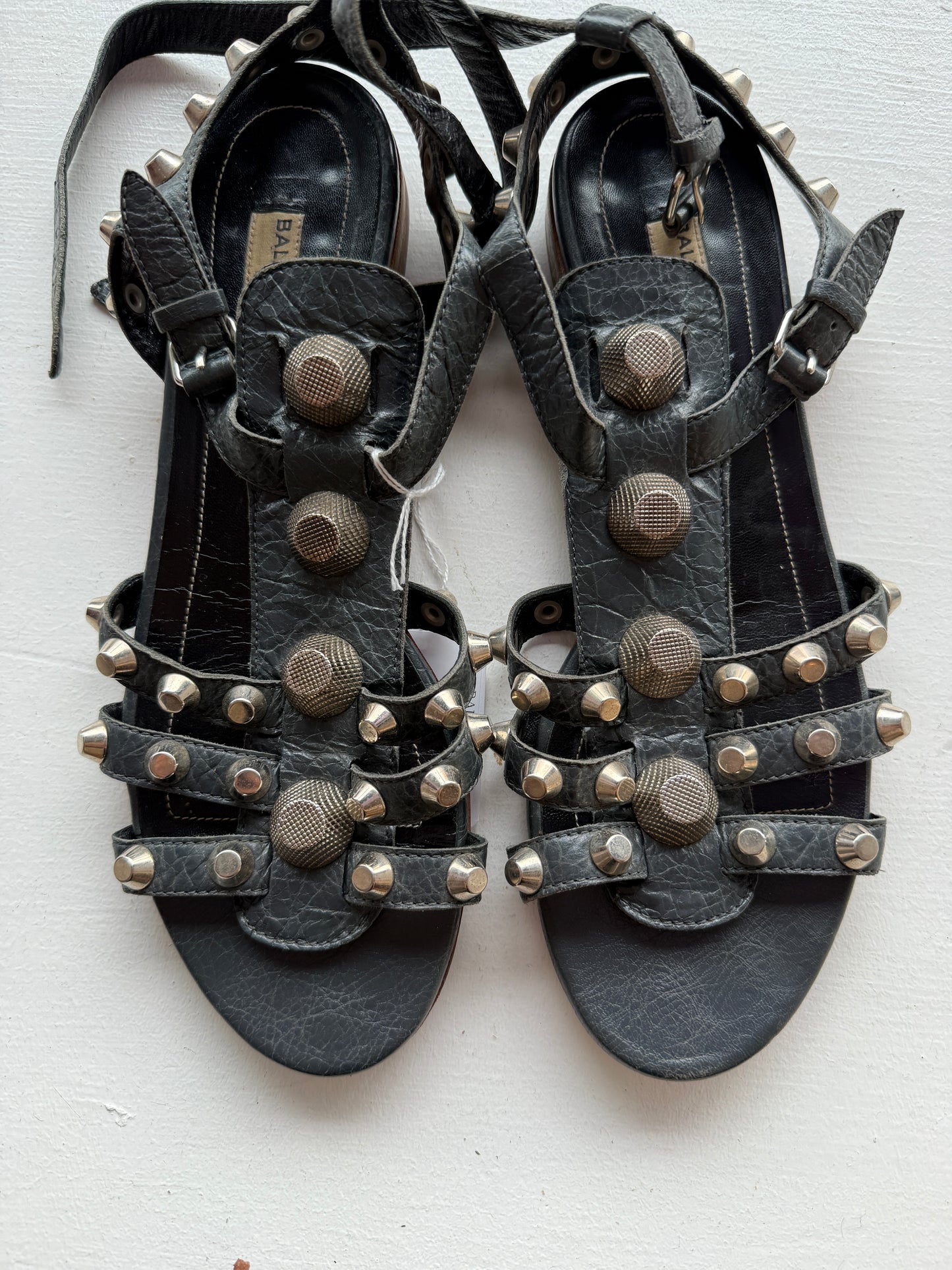
                  
                    BALENCIAGA Gladiator Sandals 39
                  
                