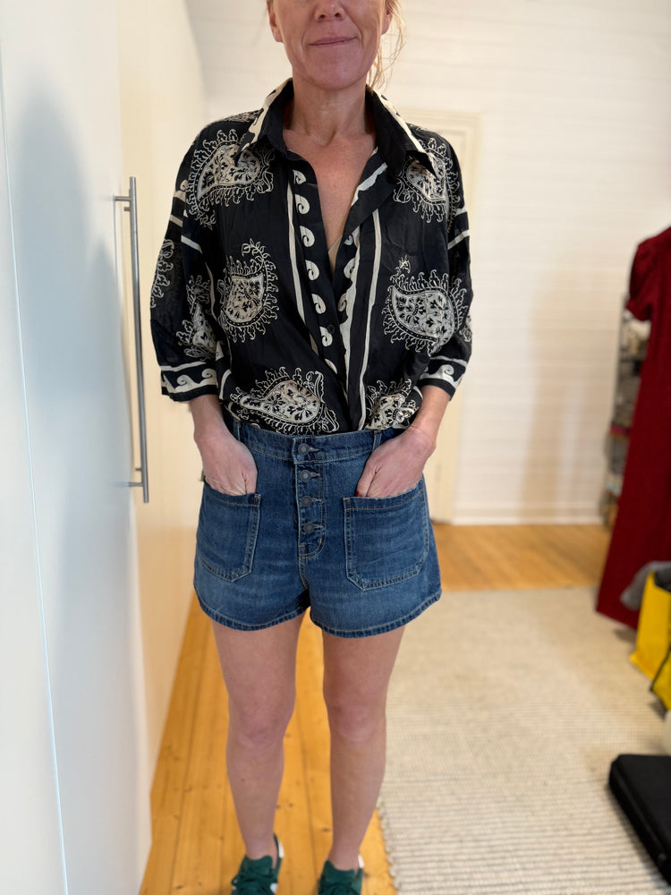 
                  
                    NILI LOTAN Harley Denim Shorts
                  
                