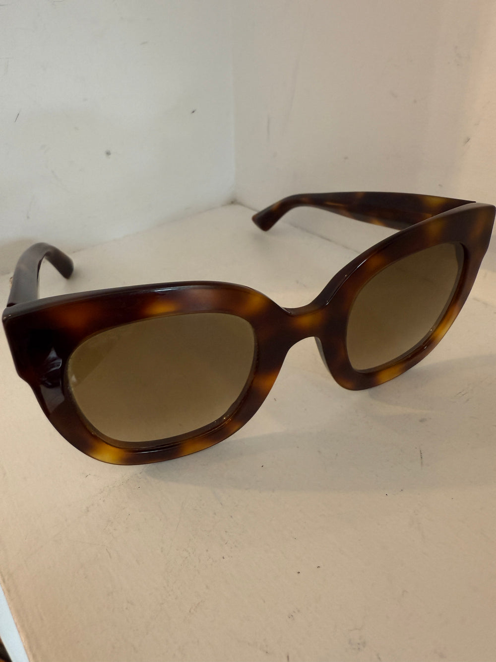 GUCCI Tortoiseshell Sunglasses